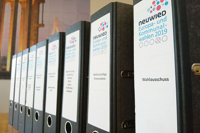 Die Unterlagen fr die kommenden Wahlen fllen mehrere Aktenordner. Foto: Stadt Neuwied