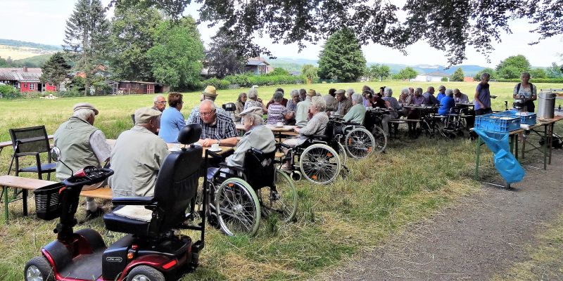 Waldsterben war Thema beim "Waldcafe" der "555er"