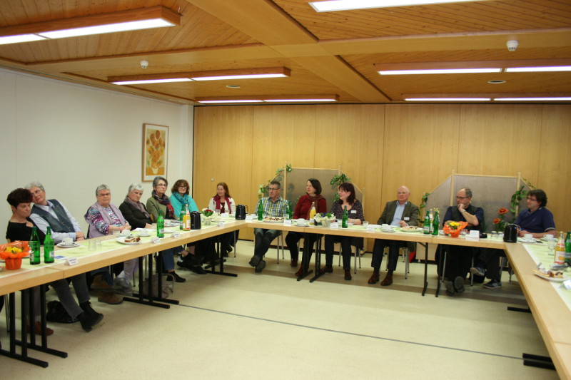 Rund 20 Vertreter von Selbsthilfegruppen aus dem Kreis Neuwied kamen beim 2. Waldbreitbacher Nachmittag der Selbsthilfe miteinander ins Gesprch. Foto: Privat