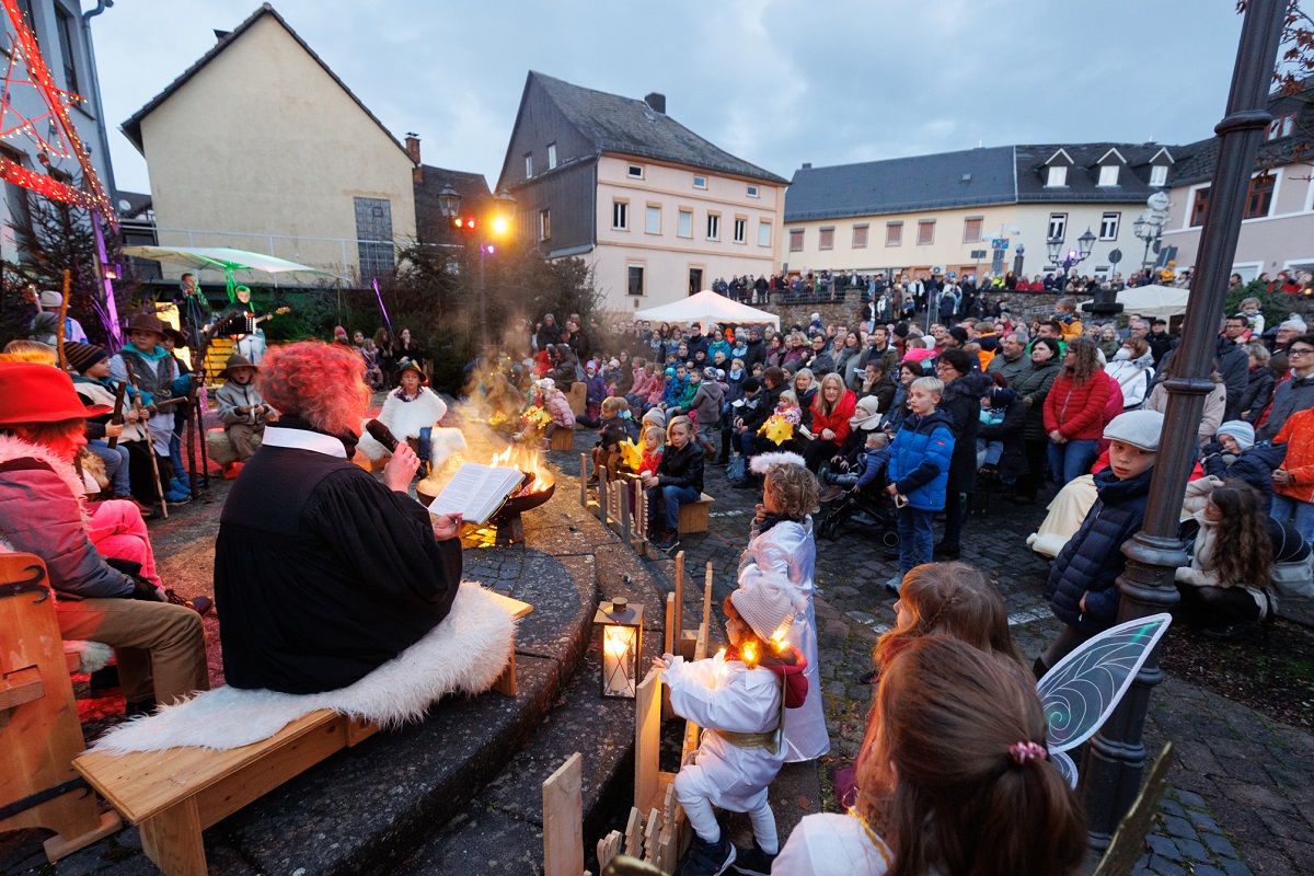 Das Open-Air-Krippenspiel in Hhr-Grenzhausen findet auch dieses Jahr statt. (Foto: Peter Bongard)