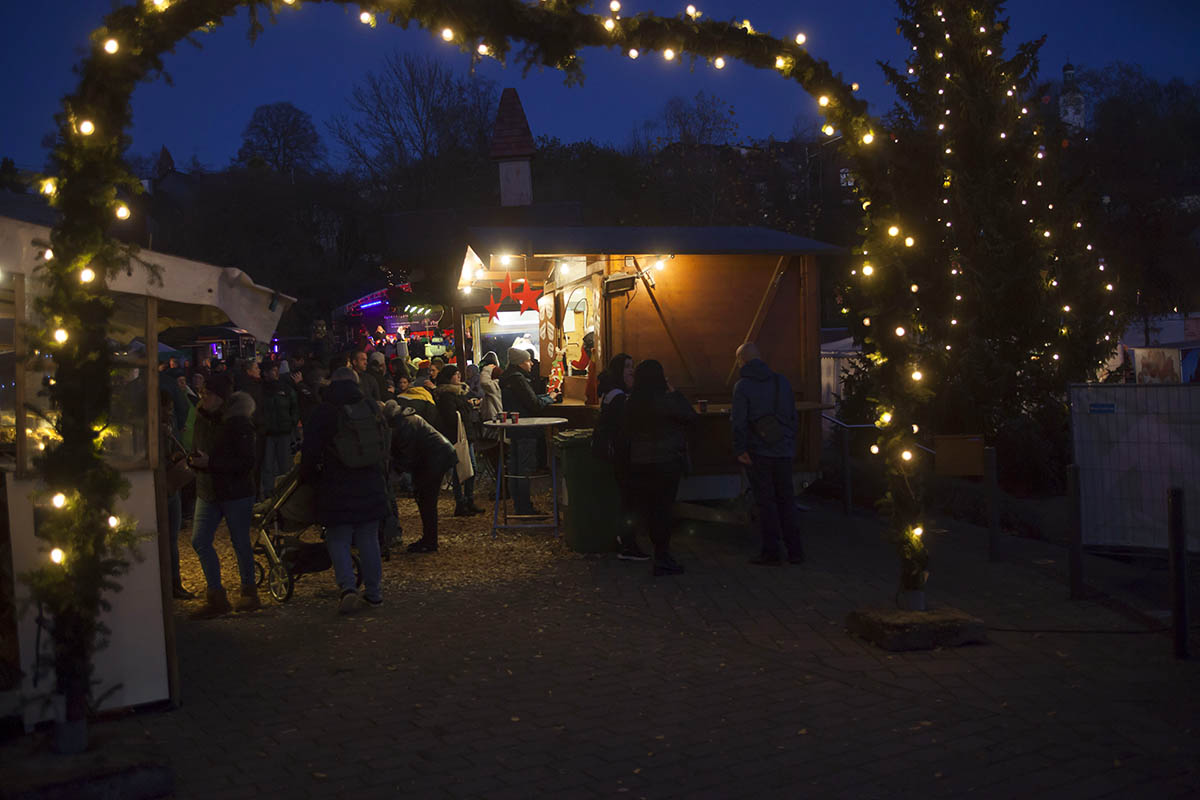 Stimmungsvoller Weihnachtsmarkt in Bad Marienberg ist erffnet