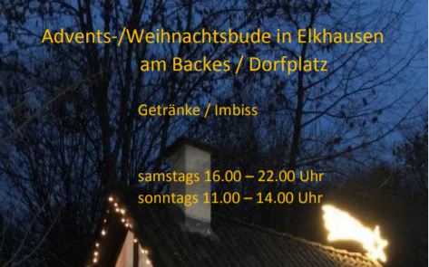 Traditioneller Weihnachtsmarkt auf dem Dorfplatz