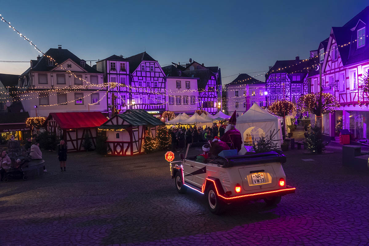 Die Gitarrenstrnzer treten auch auf dem Linzer Weihnachtsmarkt auf. Archivfoto: Wolfgang Tischler