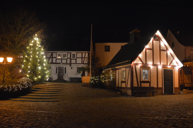 Weihnachtsmarkt in Oberlahr lockt am 2. Advent