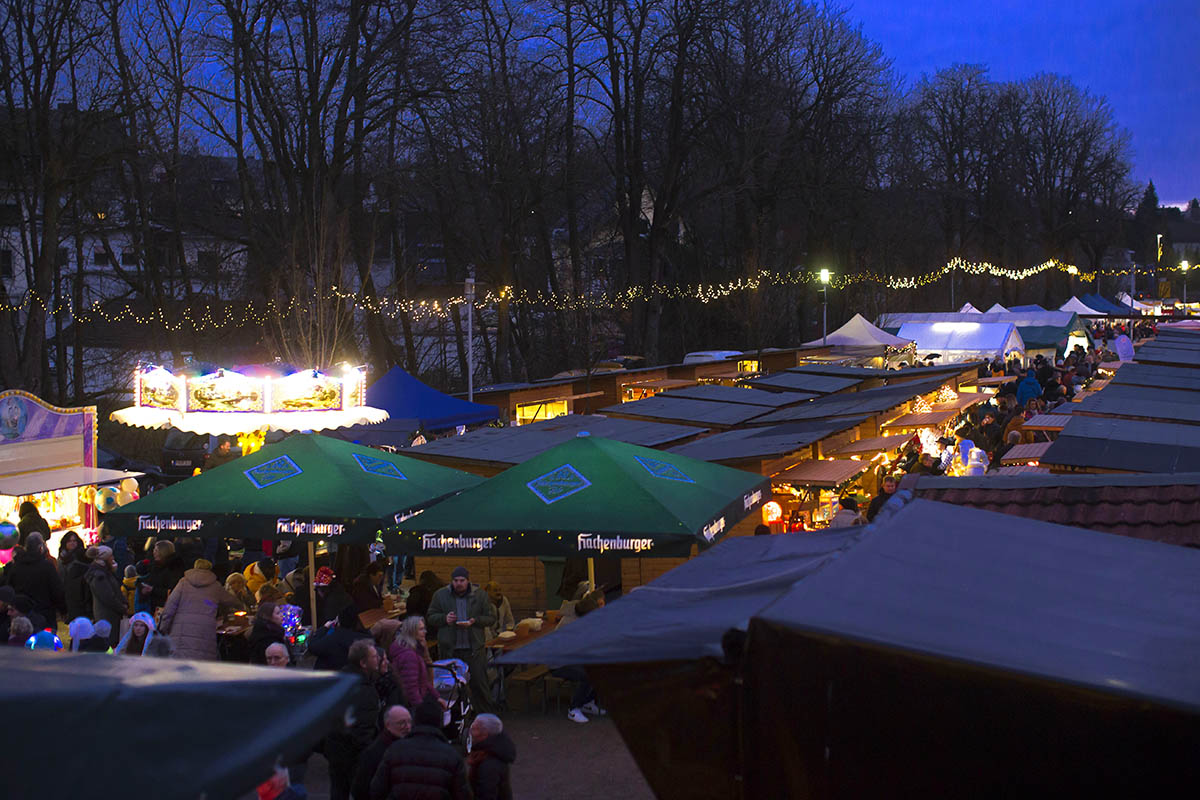 Neues Konzept des kunsthandwerklichen Puderbacher Weihnachtsmarkts berzeugt