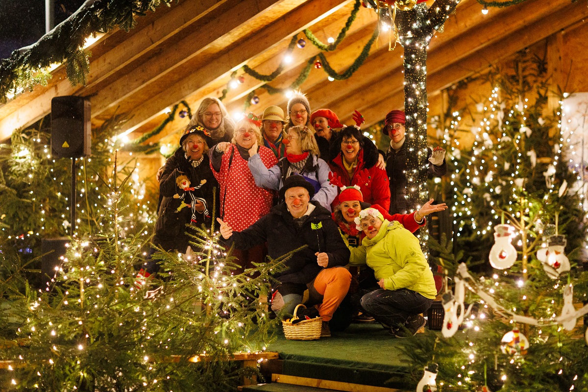 Wie schon im vergangenen Jahr sorgten die "Clowndoktoren" fr viele lachende Gesichter bei "Weihnachten fr alle". (Foto: Peter Bongard)