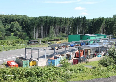 Der Betriebs- und Wertstoffhof in Nauroth nimmt Abflle auch kostenfrei an. (Foto: AWB Altenkirchen)