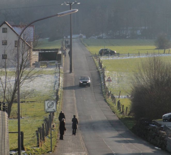 Entlang der Weserstrae in Montabaur wird eine Straenbeleuchtung installiert. Deshalb wird die Strae ab 14. Februar fr rund acht Wochen halbseitig fr den Fahrzeugverkehr gesperrt. Foto: Stadt Montabaur