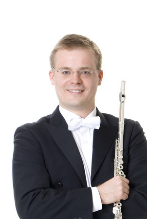 Der Solofltist des Symphonieorchesters des Bayrischen Rundfunks, Henrik Wiese, gastiert mit Stefan Palm am 11. Februar in der Betzdorfer Stadthalle. (Foto: pr) 