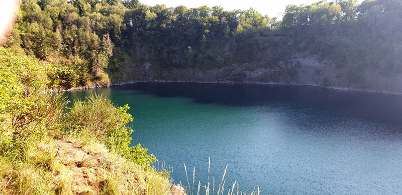 Willscheider Berg See - hier knnte fr wenig Geld ein Aussichtspunkt entstehen. Foto: FWG