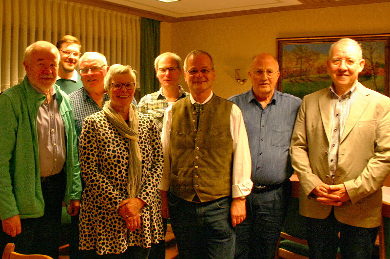 Von links: Achim Bruns, Markus Rohm, Ernst-Dieter Meyer, Helga Ulama, Martin Bielefeld, Dr. Thomas Stumpf, Jan Ehrhardt und Hans-Georg Dulisch. Foto: Privat

 