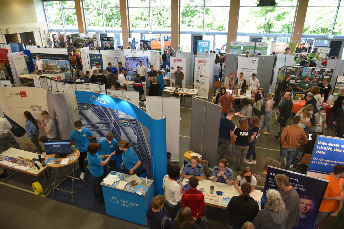 "Markt der Berufe" in Windhagen: 65 Aussteller präsentierten Ausbildungsmöglichkeiten