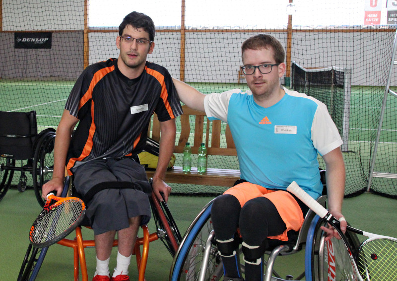 Beim Rollstuhl-Tennis schenkten sich die Turnierteilnehmer nichts. Foto: Michaela Soost