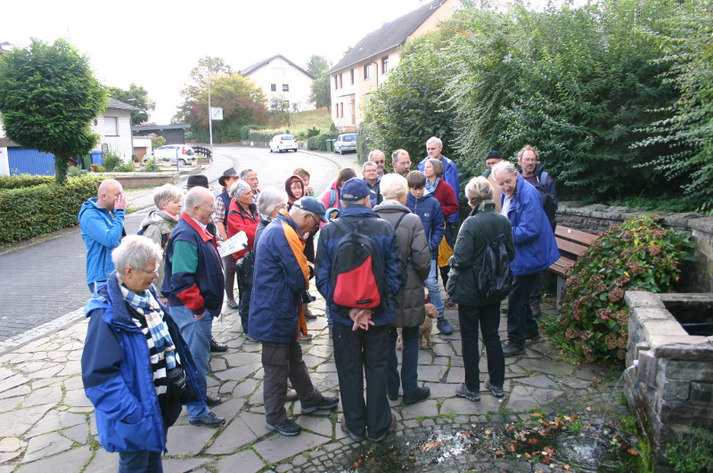 Der Windhagener Heimat- & Verschnerungsverein wanderte auf den Spuren des Wassers. Foto: Privat 