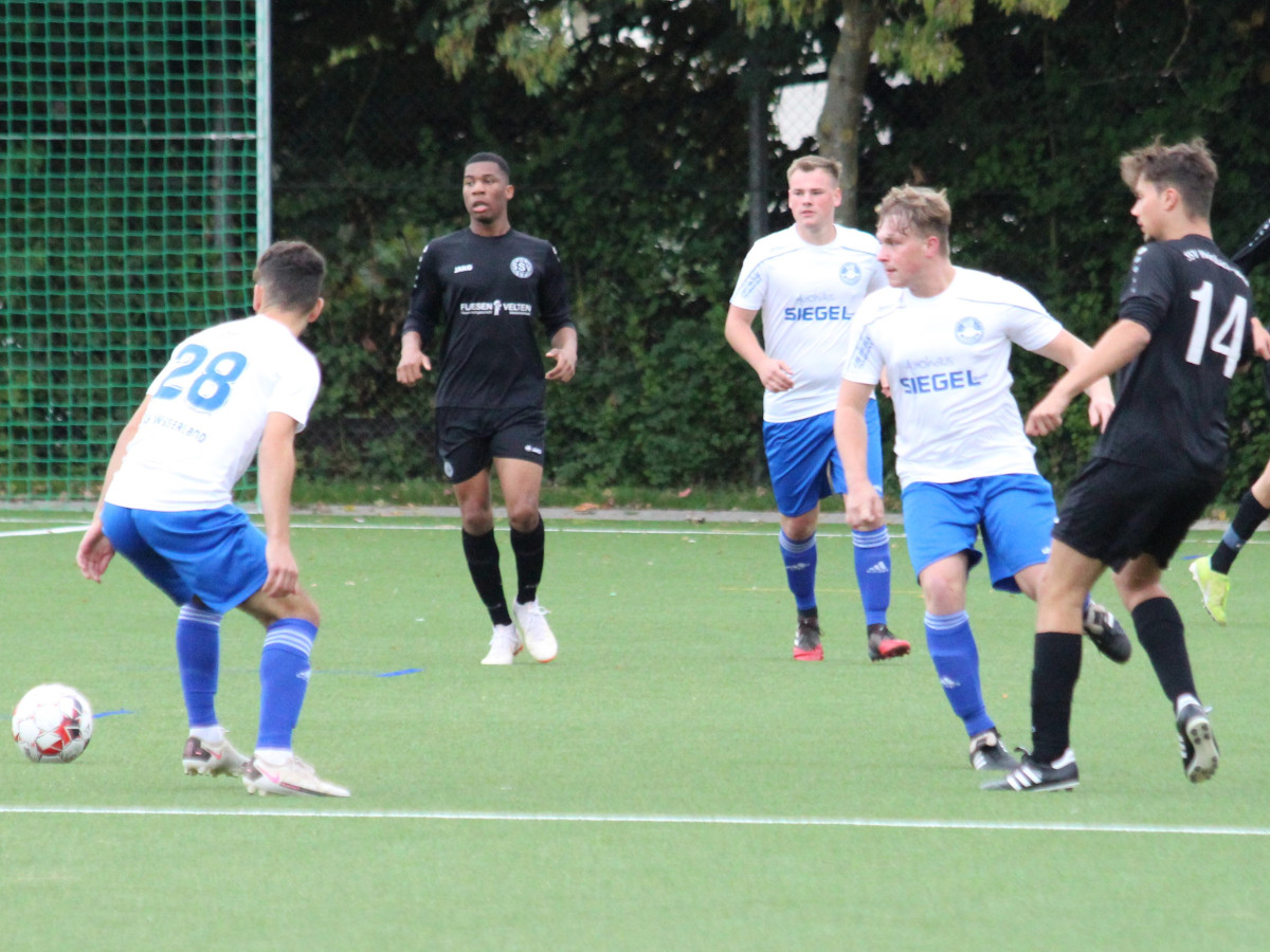 Marvin Heuser, Torschtze zum 1:0, Furkan Cifci und Lukas Klein in der Offensive. (Foto: Verein)