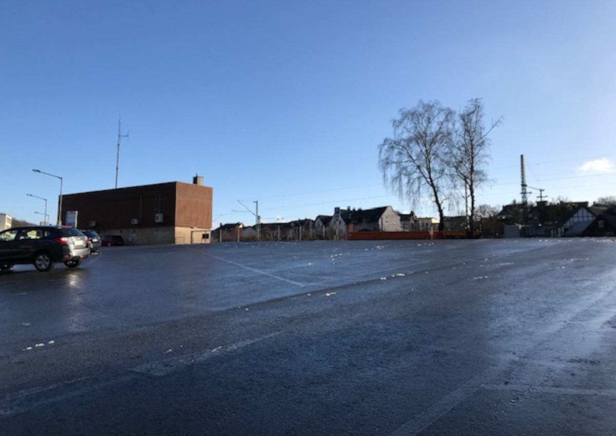 Auf den P+R Parkpltzen am RegioBahnhof sowie am Stellwerk (Walzwerkstrae) kann zeitlich unbegrenzt und kostenlos in unmittelbarer Nhe zum Stadtzentrum geparkt werden. (Foto: KathaBe) 