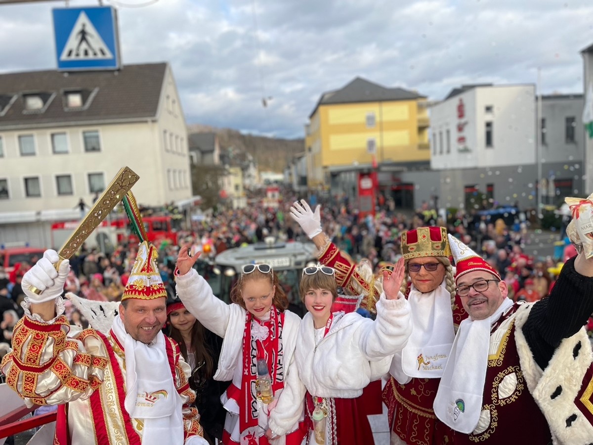 Spa und Lebensfreude pur beim Veilchendienstagsumzug 2024 in Wissen