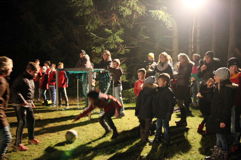 Lagerfeuerfest auf dem "Neues Leben"-Campus