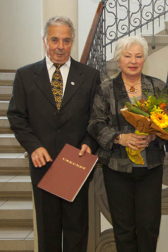 Franz-Josef Wolf mit seiner Gattin bei der Verleihung der Ehrennadel des Landes Rheinland-Pfalz. Foto: Wolfgang Tischler
