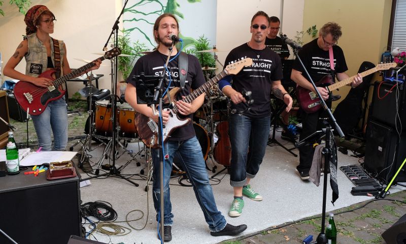 Musik mit "Straight" und Wein an besonderen Orten. Fotos: privat