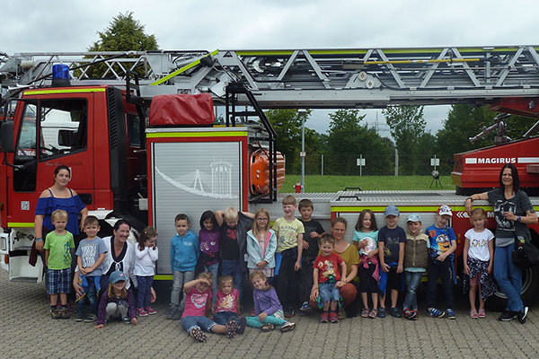 Kindertagessttte Wunderland besucht Hauptfeuerwache