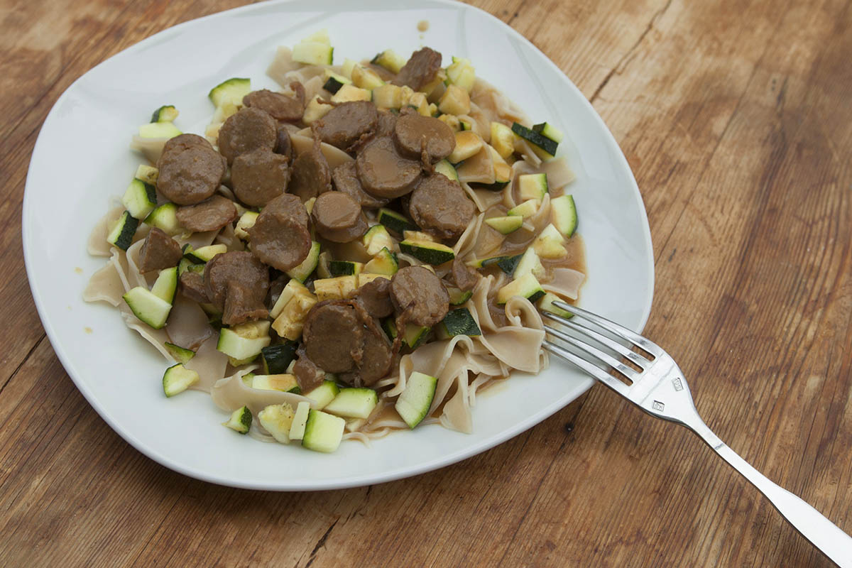 Westerwlder Rezepte: Leckeres Reste-Essen - Wurstgulasch mit Nudeln