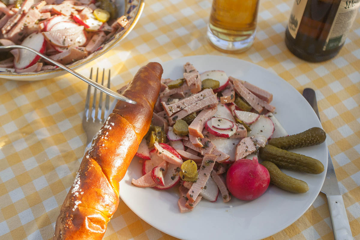 Westerwlder Rezepte: Wrziger Wurstsalat - schnell und einfach hergestellt 