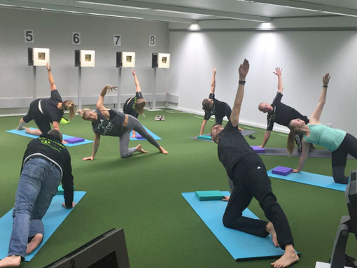 Krzlich wurde im Wissener Schtzenhaus im Rahmen des letzten gemeinsamen Mannschaftstrainings vor Beginn der anstehenden Bundesligasaison ein Power-Yoga-Workshop durchgefhrt. (Foto: Wissener SV)