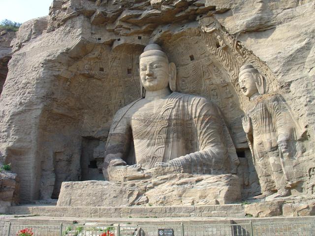 Buddhastatue in den Yungang-Grotten, Hhlentempel in der chinesischen Provinz Shanxi. Foto: VHS/Intercontact