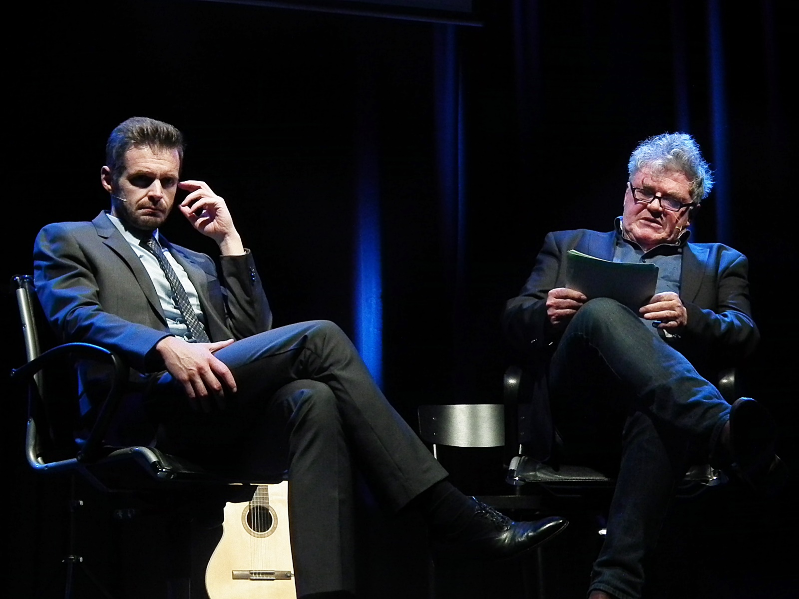 Florian Schroeder und Volkmar Staub nahmen das Jahr 2016 unter die Zeit-Lupe. Fotos: Regina Steinhauer 