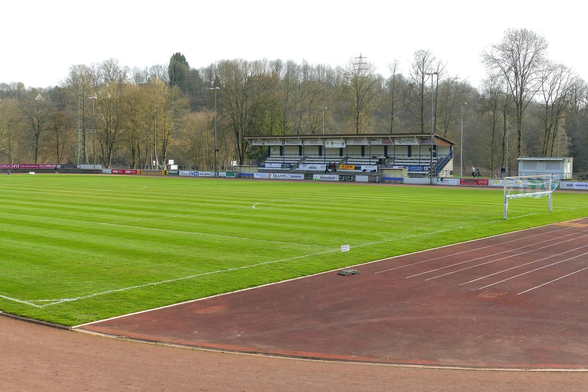Die Zentrale Sportanlage in Wissen ist sanierungsbed�rftig. Mit der "Aktivwoche f�r unser Stadion" setzen sich die Wissener Schulen f�r ihre Modernisierung ein. (Foto: Peter Schwan)