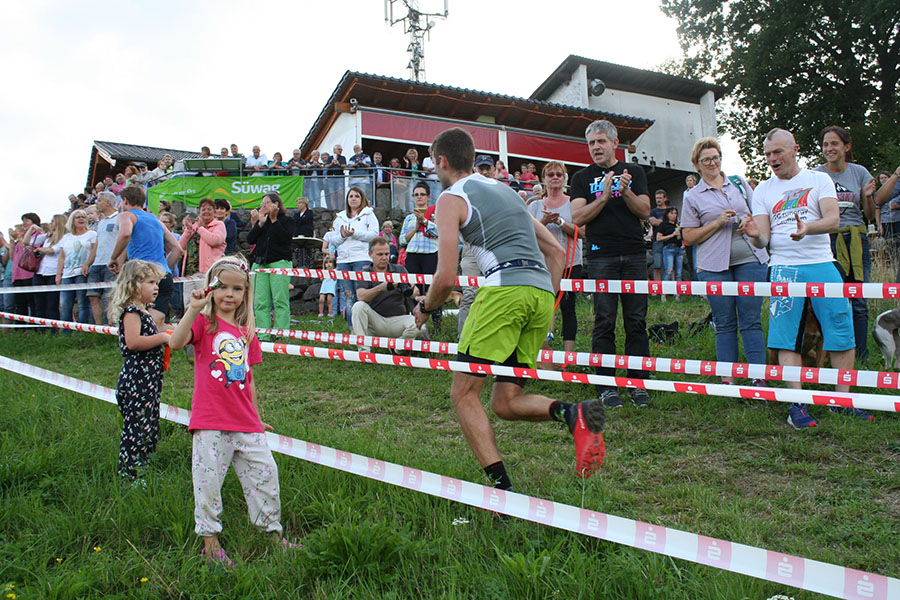 Frhere Malberglaufsieger beim Jubilumslauf am Start 