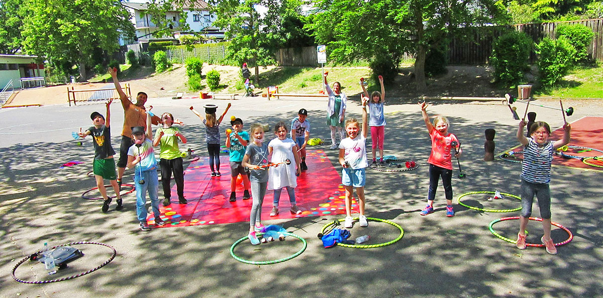 Kinder lernten in Feldkirchen die bunte Zirkuswelt kennen