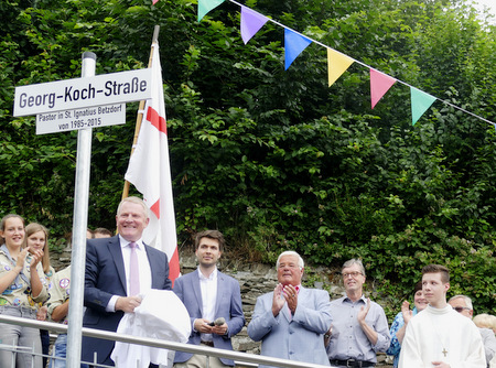 Neuer Straenname: Pastor Georg Koch zum Andenken