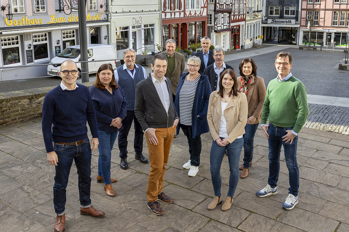 Mitglieder des Teams der Hachenburger Christdemokraten fr die Stadtratswahl: Von links: Listenfhrer Volker Kunz, Daniela Menk, Hans Dieter Wittgen, Burkhard Schmid, Jrg Tiffert, Ursula Tiffert-Bsse, Klaus Victor, Karl-Heinz Boll, Melina Weichart, Pia Hsch-Schfer und Sebastian Wimmer. Foto: Uwe Rder-Moldenhauer