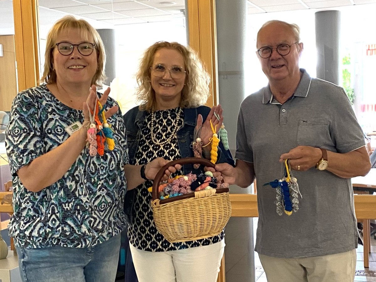 Sorgenwrmchen bringen Freude ins Haus Mutter Teresa Niederfischbach