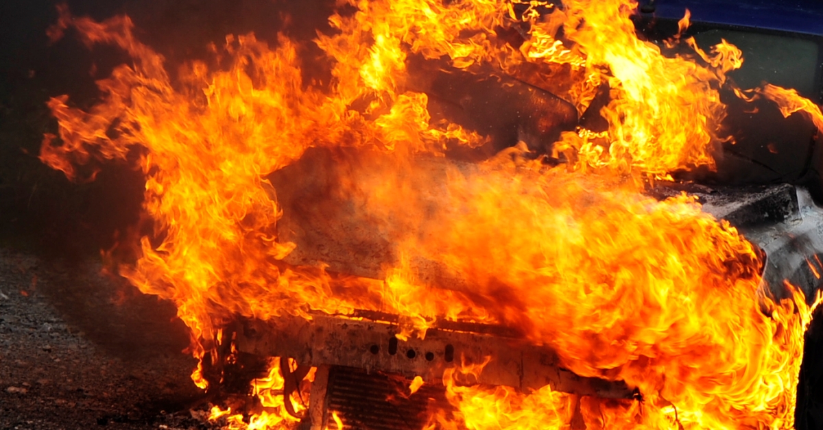 Nach Holztransporter-Brand auf Rastplatz Fernthal: Verkehr wieder freigegeben  
