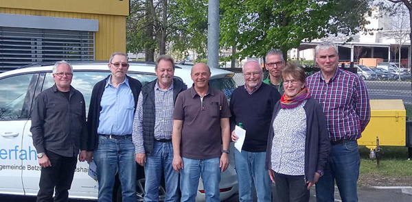 Die ehrenamtlichen Fahrerinnen und Fahrer des Brgerfahrdienstes der VG Betzdorf-Gebhardshain erlebten einen ereignisreichen Tag auf dem bungsgelnde des ADAC. (Foto: privat)