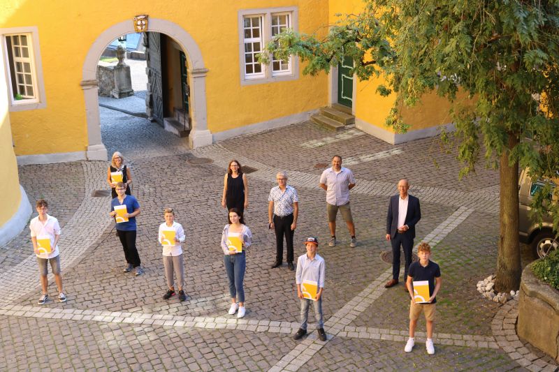 Bei der Feierstunde auf Schloss Montabaur gratulierte Peter Rausch, Mitglied des Vorstandes Schlern und Lehrern. Foto: ADG