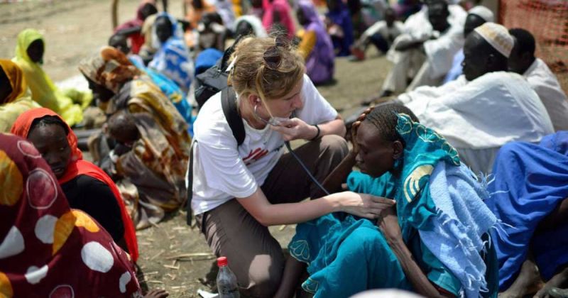 Infoabend zur Arbeit der „Ärzte ohne Grenzen“ mit Spendenübergabe