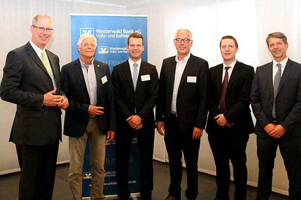 Wilhelm Hser (Vorstandsprecher Westerwald Bank), Sanittsrat Dr. Michael Fink, Marco Kranz, Dr. Matthias Bender, Jrg Metternich und Torsten Gerhardt (Kompetenz-Center Westerwald Bank). Foto: Westerwald Bank