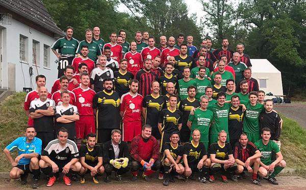 Alte Herren der Sportfreunde Schnstein gewinnen Jubilums-Turnier 