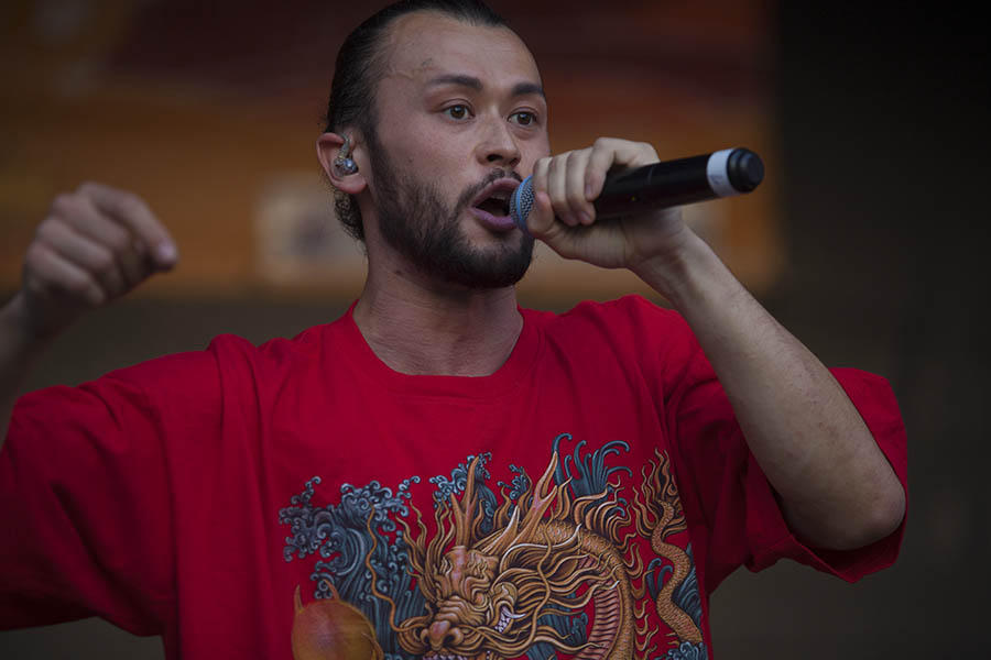 Jona Bird und Wendja beim Treffpunkt Alter Markt in Hachenburg