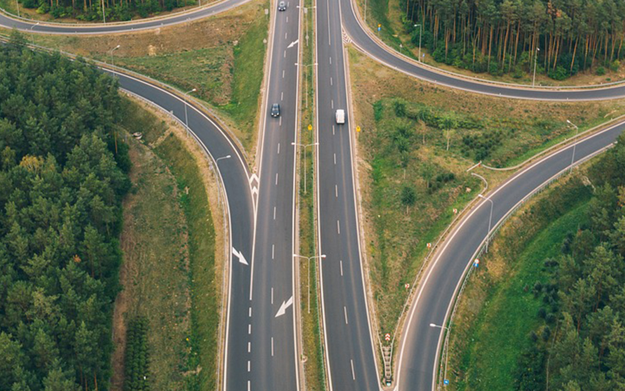 Als eine Herausforderung wird im Regionalmonitoring der Ausbau der Verkehrsinfrastruktur genannt. (Symbolbild: Pixabay)