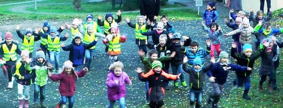 Der Ansturm der Kinder in Marienthal war gro: ber 800 kamen zum Vorlesetag ins Klosterdorf. (Foto: Veranstalter) 