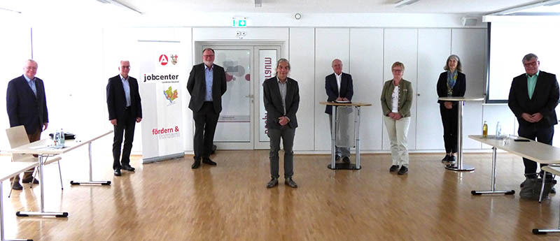 Von links: Reiner Kilgen, Volker Mendel, Karl-Ernst Starfeld, Frank Potthast (Stellvertretender Geschftsfhrer), Manfred Plag (Geschftsfhrer), Agnes Ulrich, Anita Baljevic, Michael Mahlert (Vorsitzender der Trgerversammlung).