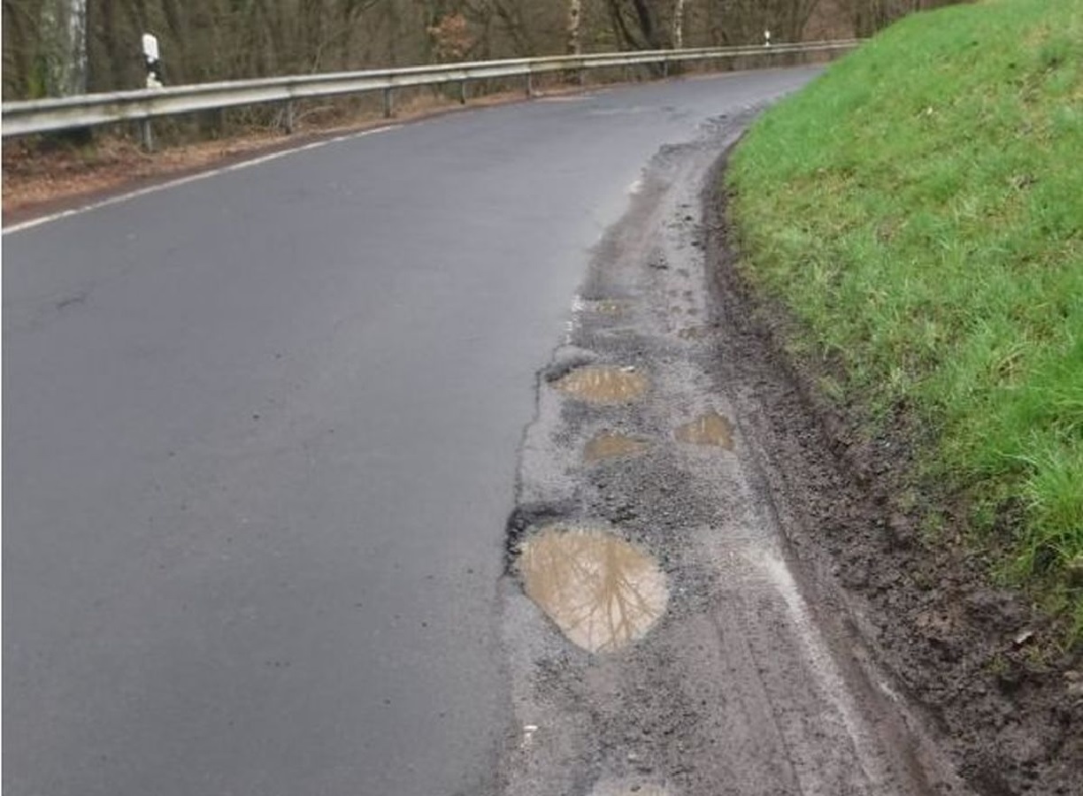 Wiederherstellung der Einbahnstraenregelung auf der K 118 zwischen Elben und Dickendorf