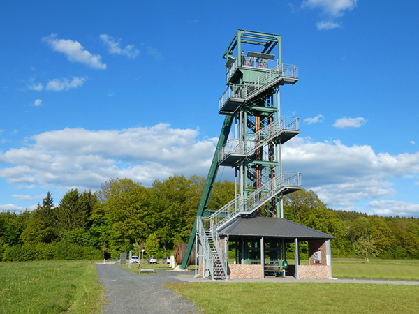 Der Barbaraturm in Malberg - Aussichtsplattform und Rastplatz fr Wanderer