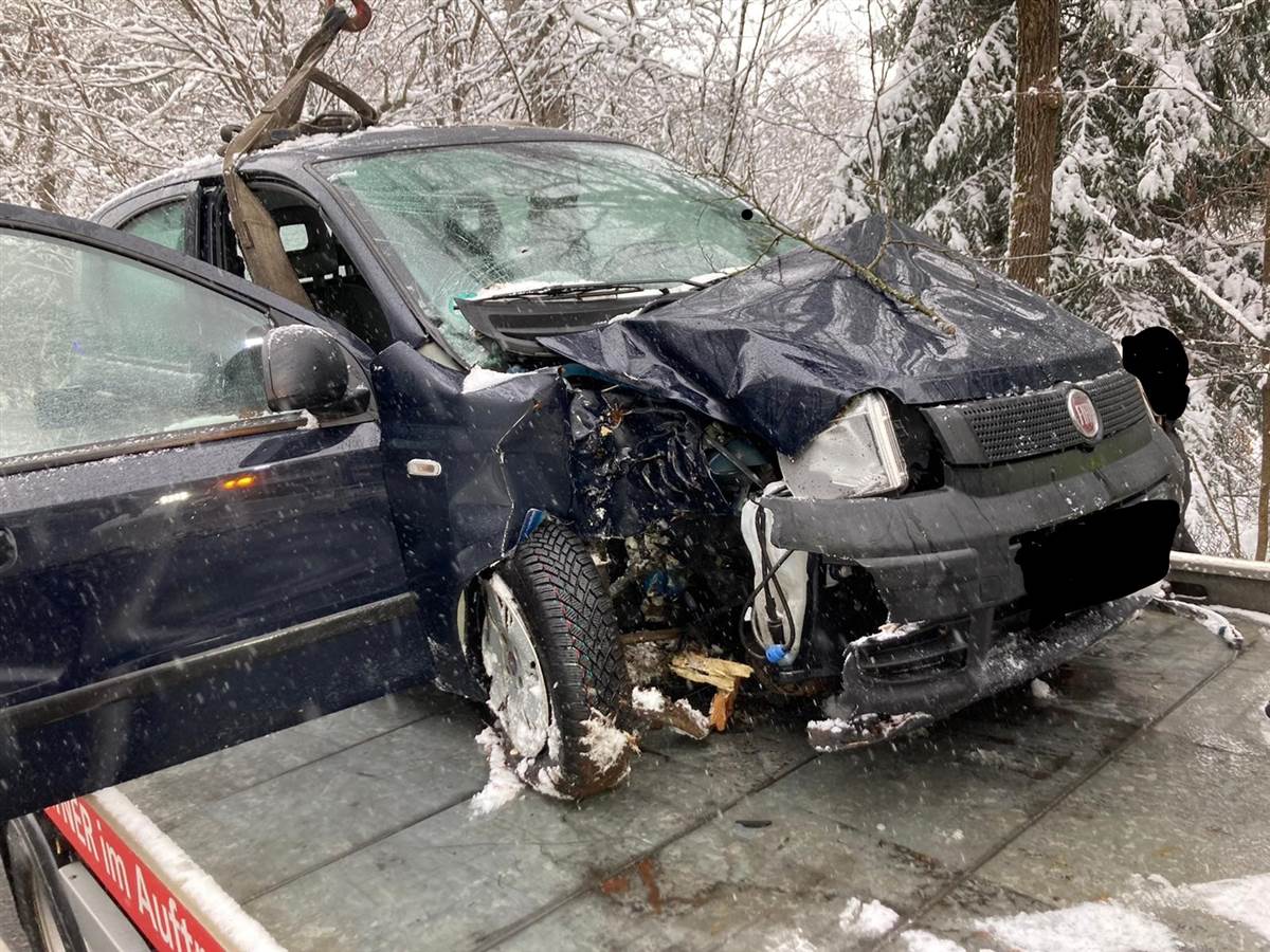 Verkehrsunflle in Steinebach, Elkenroth und Weitefeld
