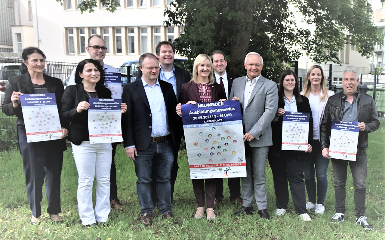 Vertreter der Fachkrfteallianz laden gemeinsam zur AusbildungsmessePlus in Neuwied ein. (Foto: Jrgen Grab)